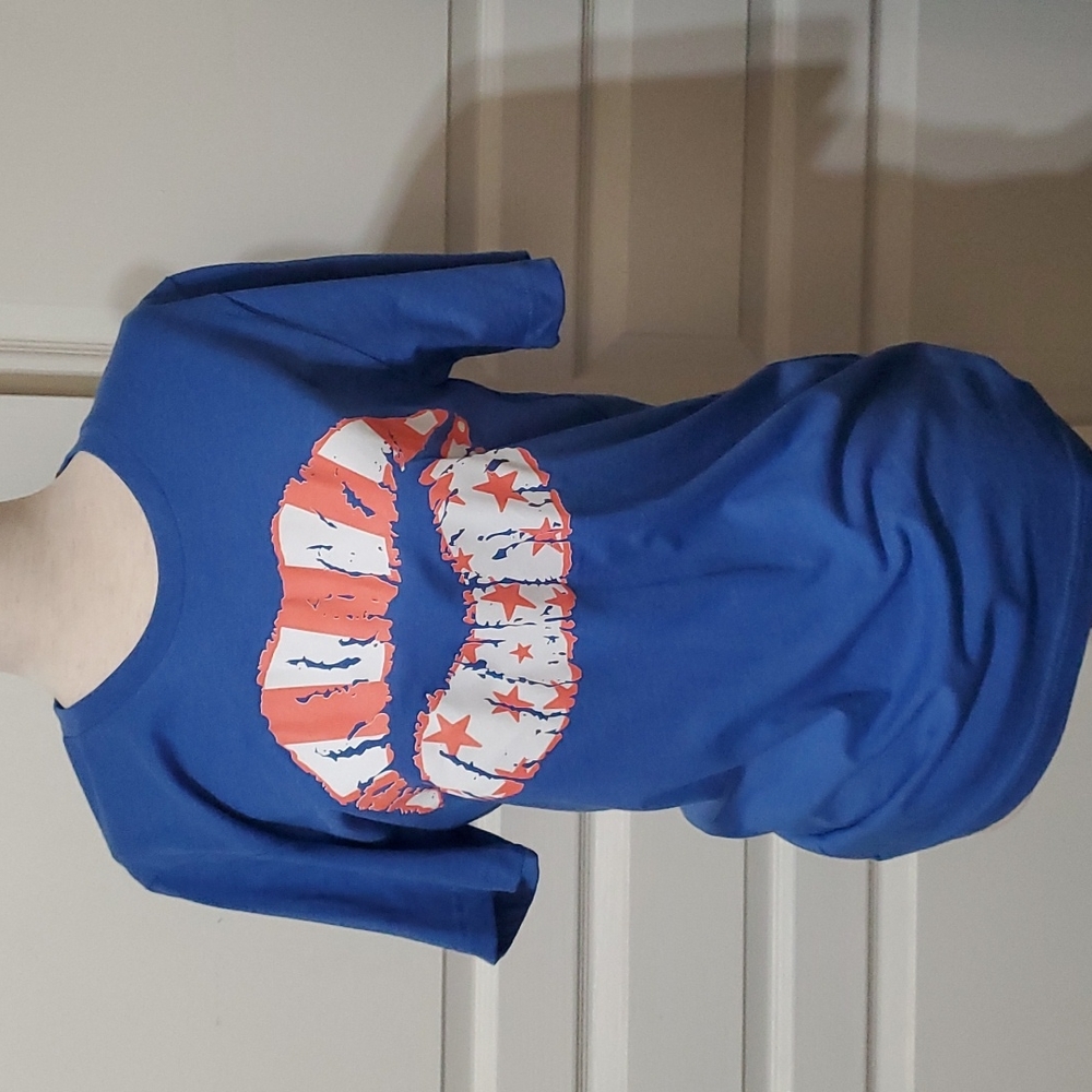 Graphic T